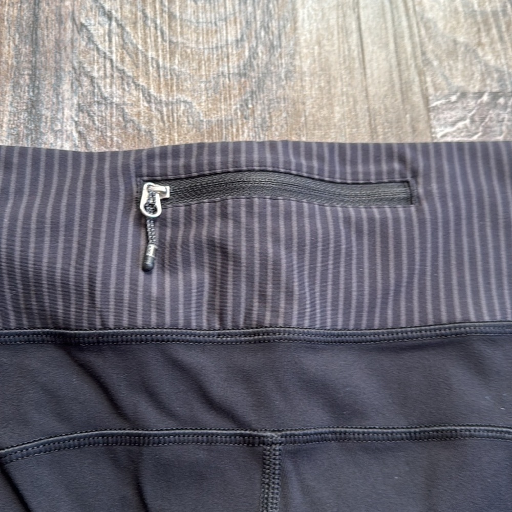 Lululemon | Ruffle/ Ruched Leggings - Picture 7 of 10